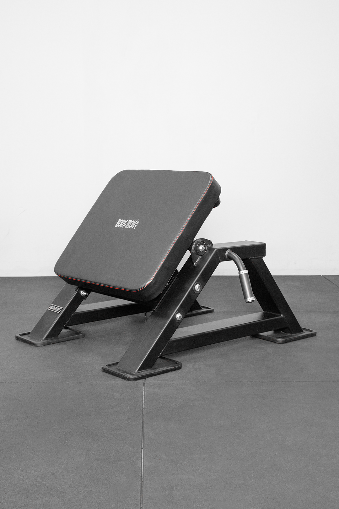 Body Iron Commercial Hip Thrust & Glute Builder Bench GB200
