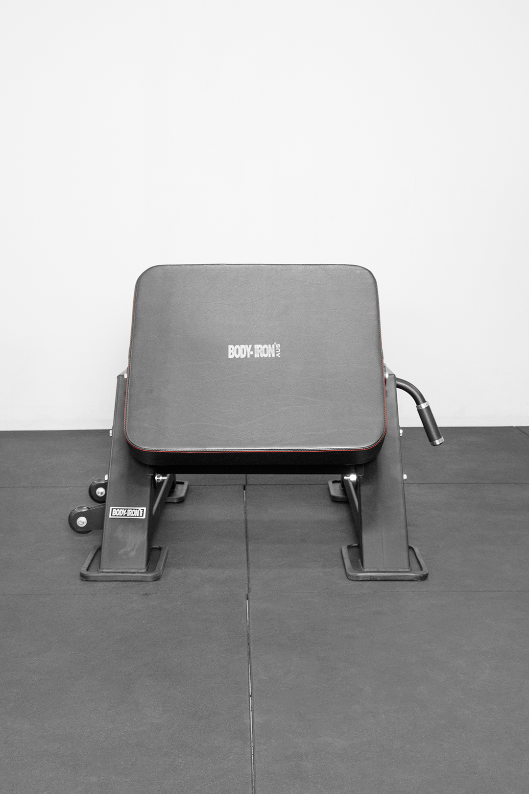 Body Iron Commercial Hip Thrust & Glute Builder Bench GB200