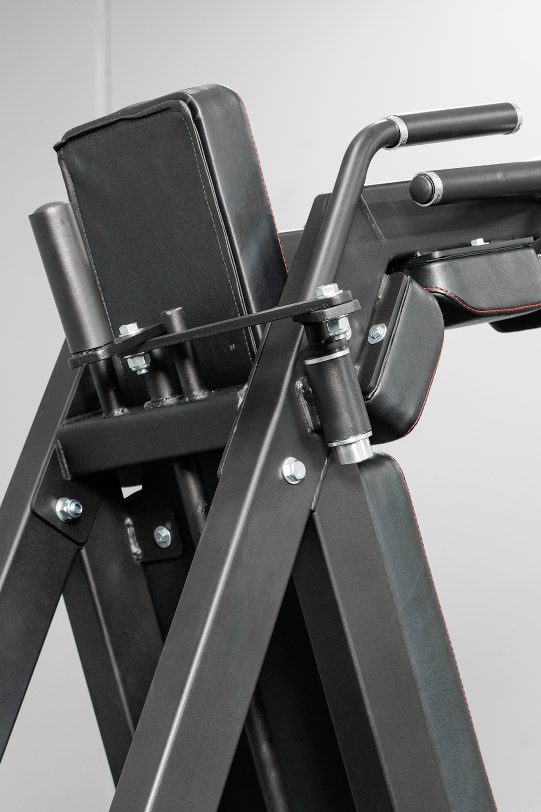 Body Iron Front Squat & Hack Squat Machine Commercial V2