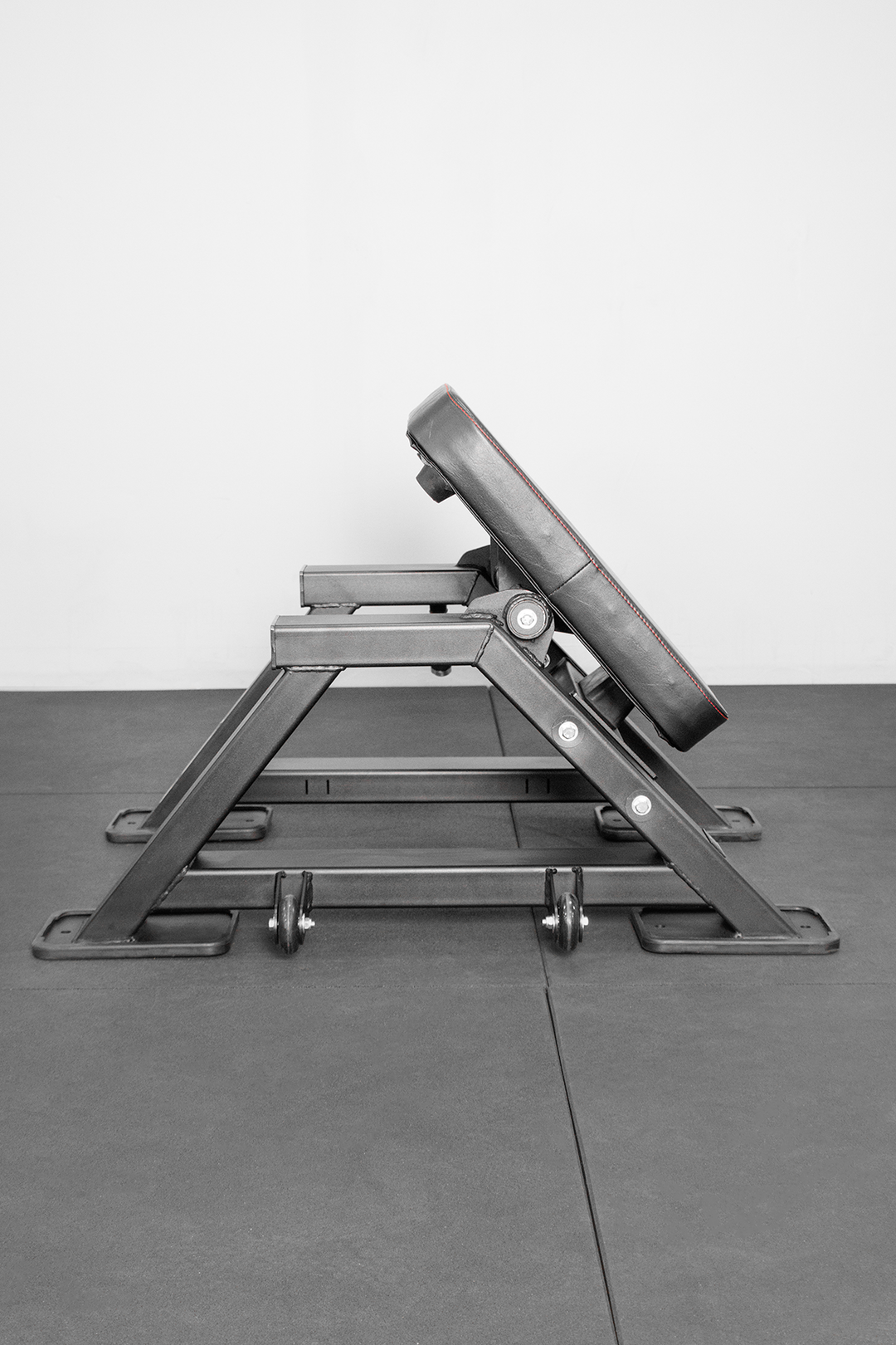 Body Iron Commercial Hip Thrust & Glute Builder Bench GB200