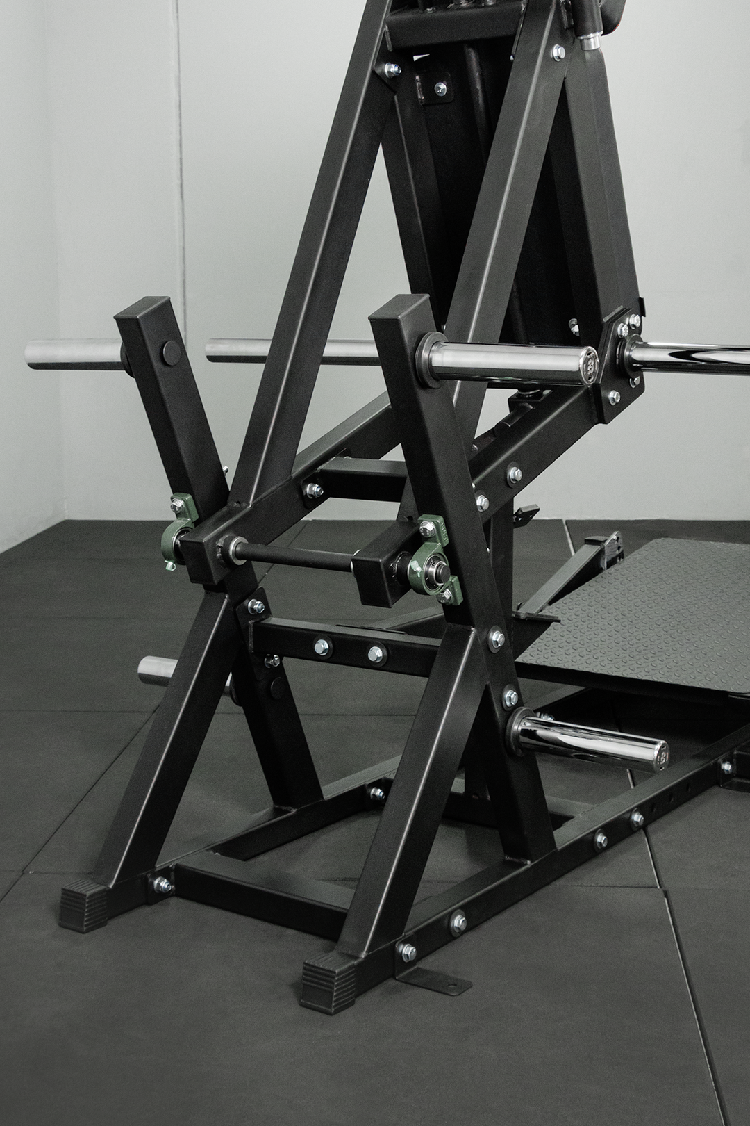 Body Iron Front Squat & Hack Squat Machine Commercial V2