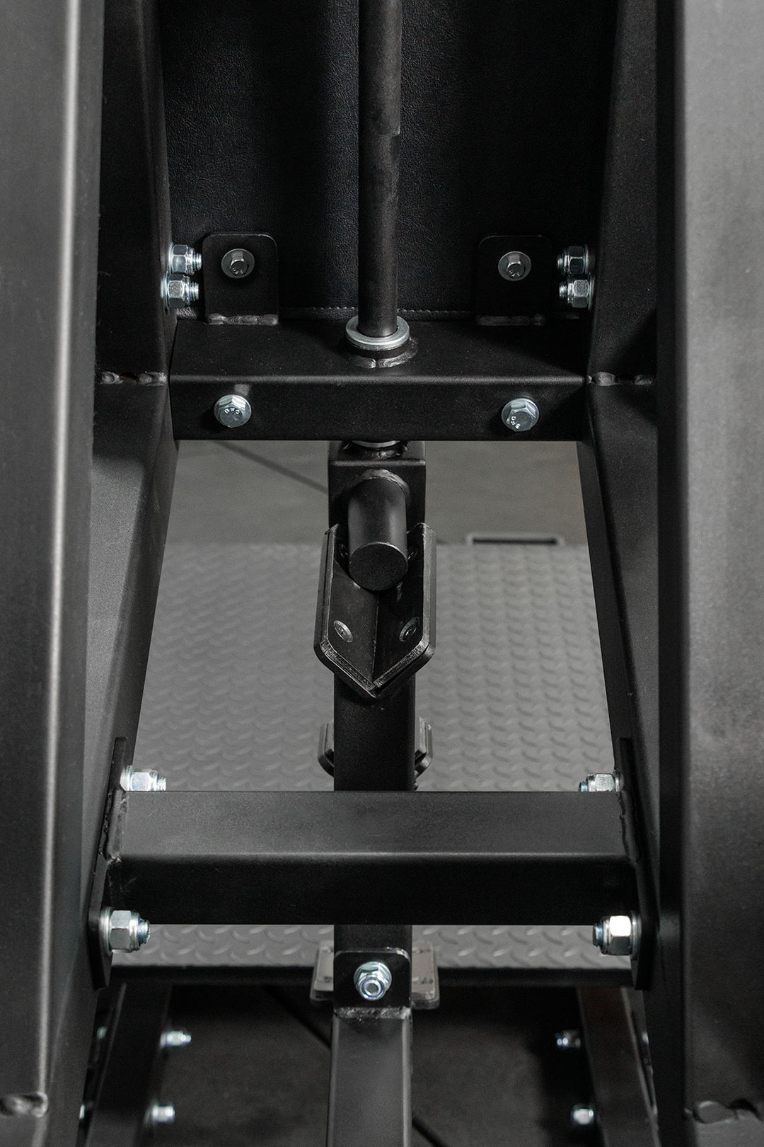 Body Iron Front Squat & Hack Squat Machine Commercial V2